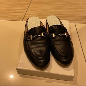 “Browns Shoes” mules